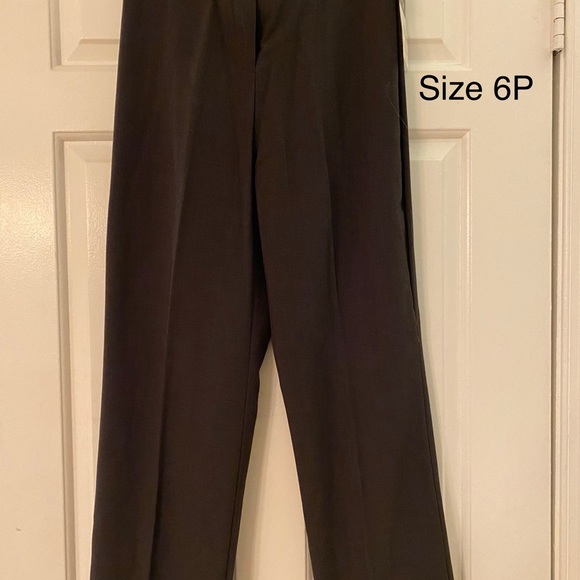 Womenswear - Picture 2 of 6